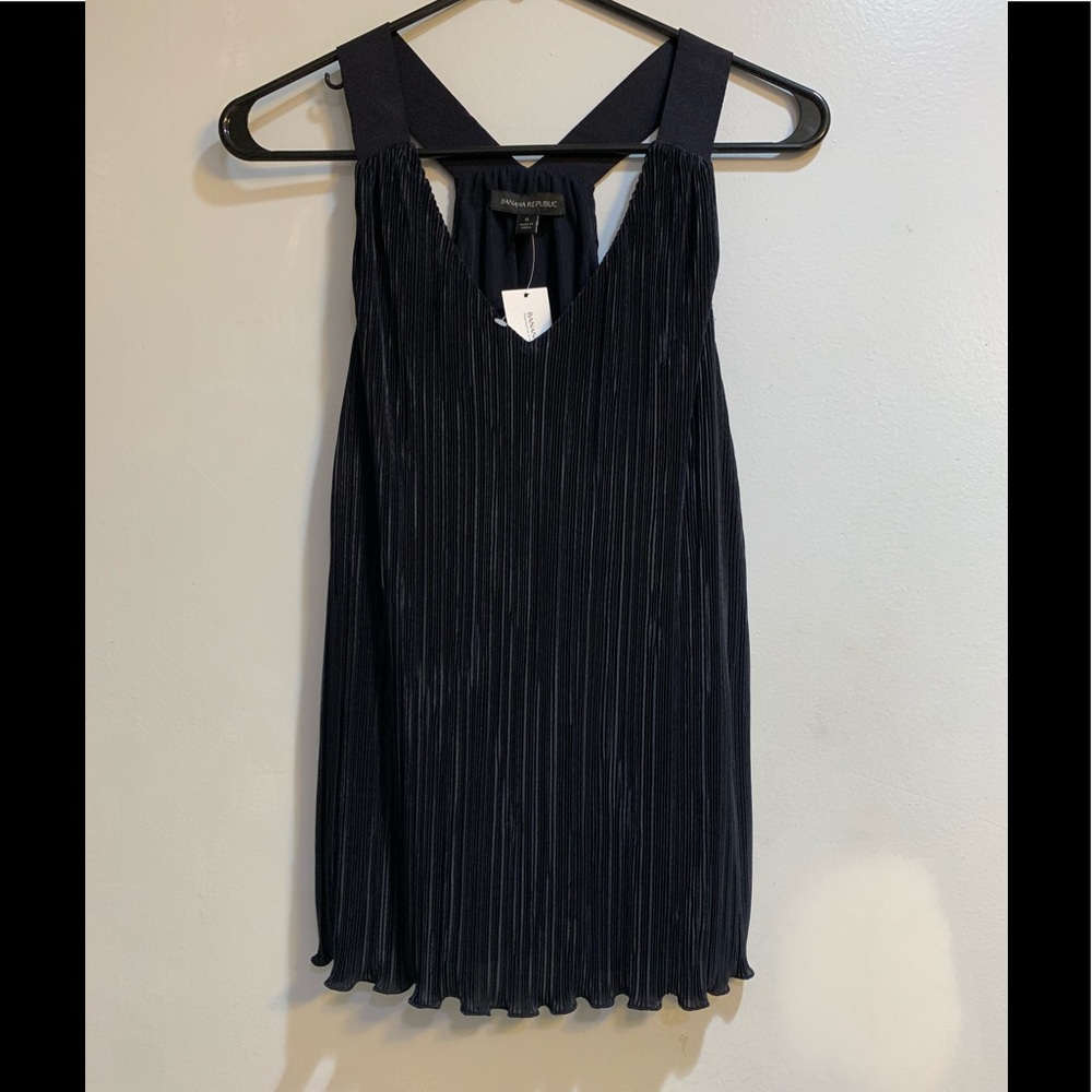 Banana Republic navy blue sleeveless shirt